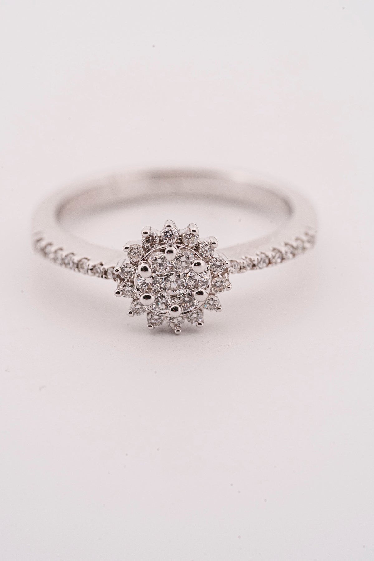 Anello magic con diamanti