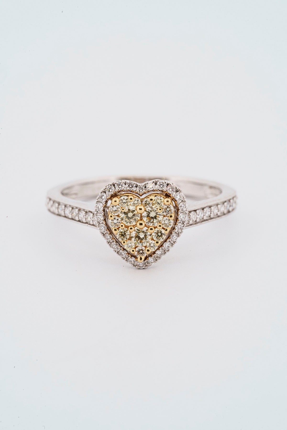 Anello magic a cuore con halo