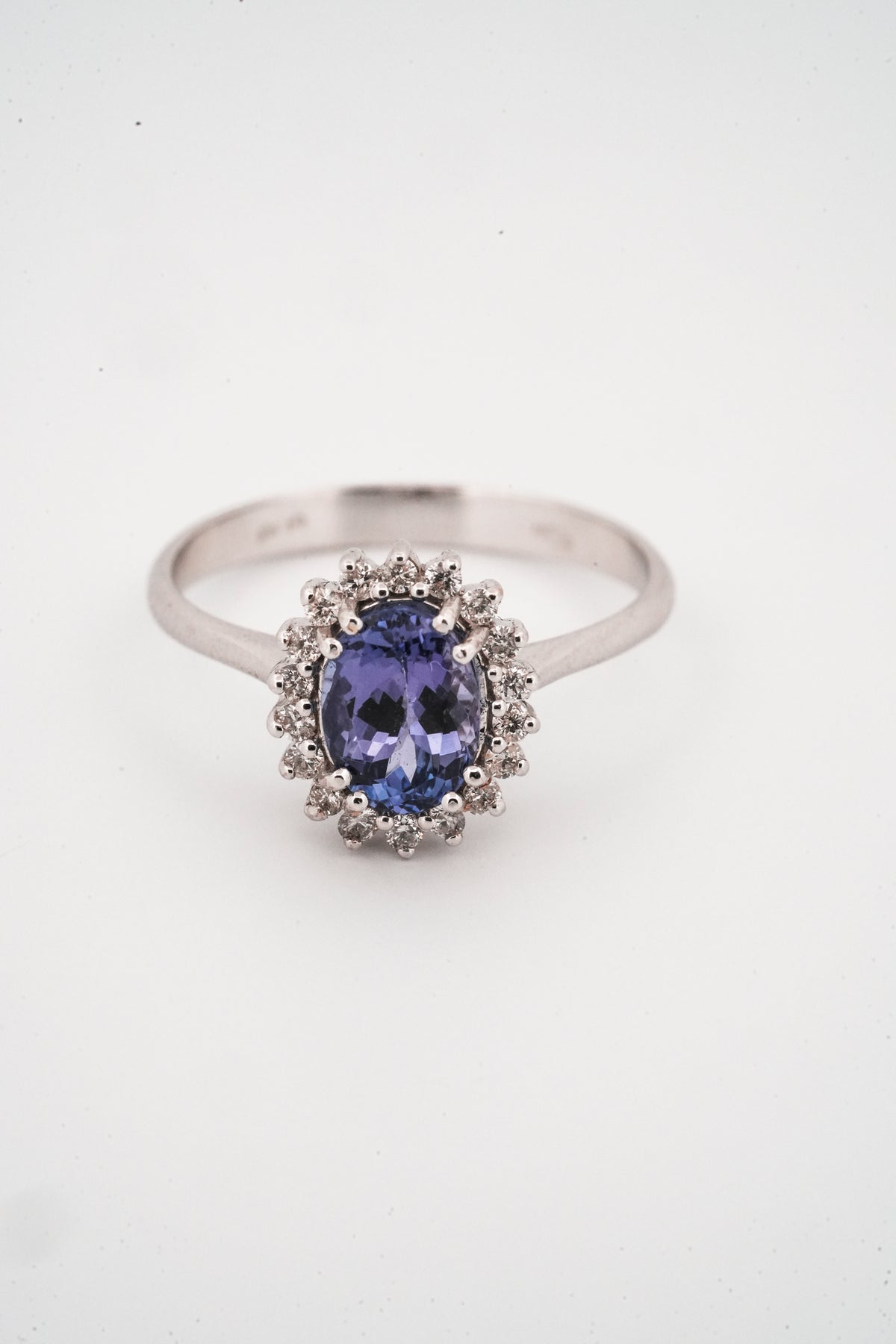 Anello con Tanzanite