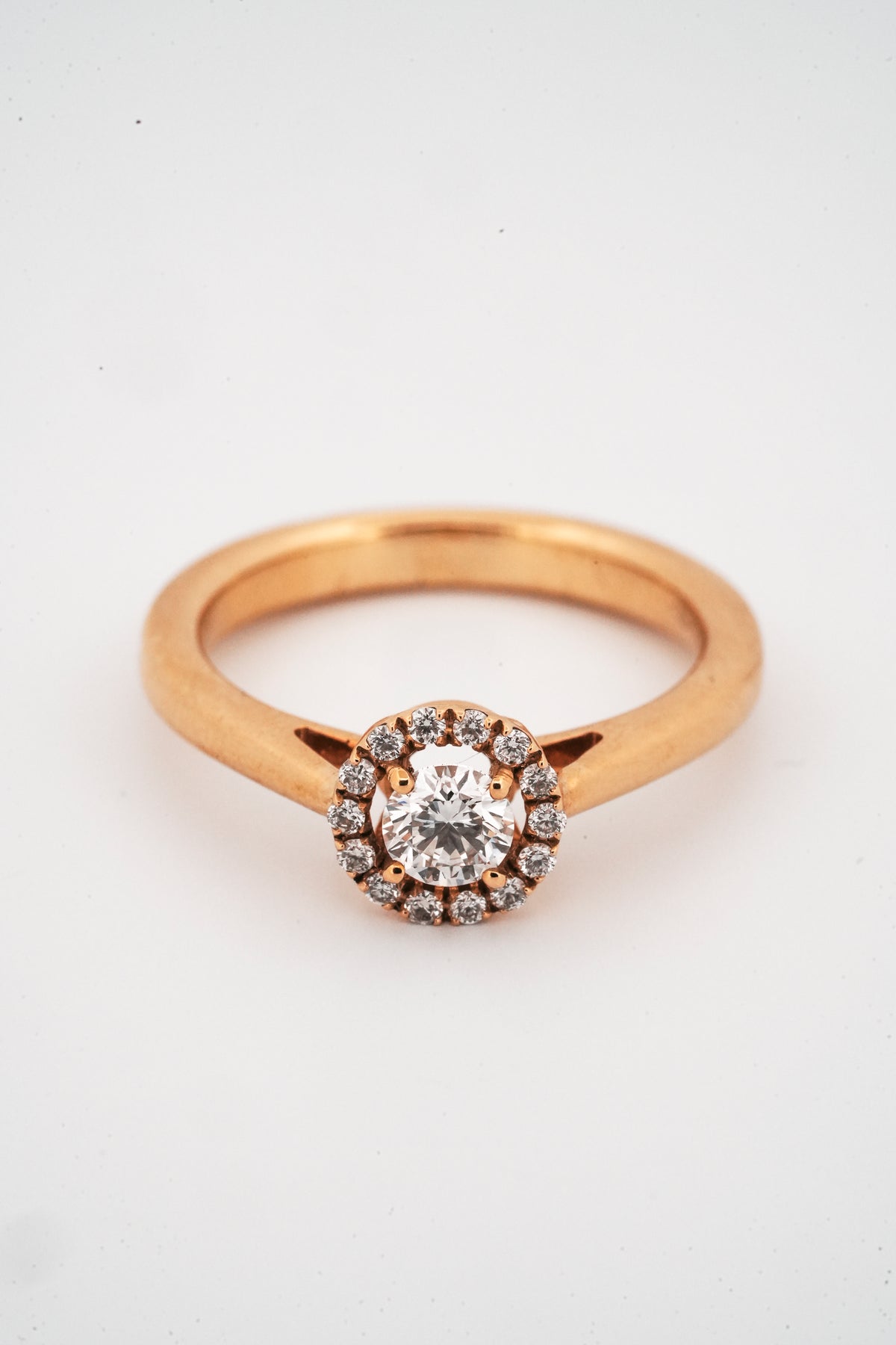 Anello halo in oro giallo
